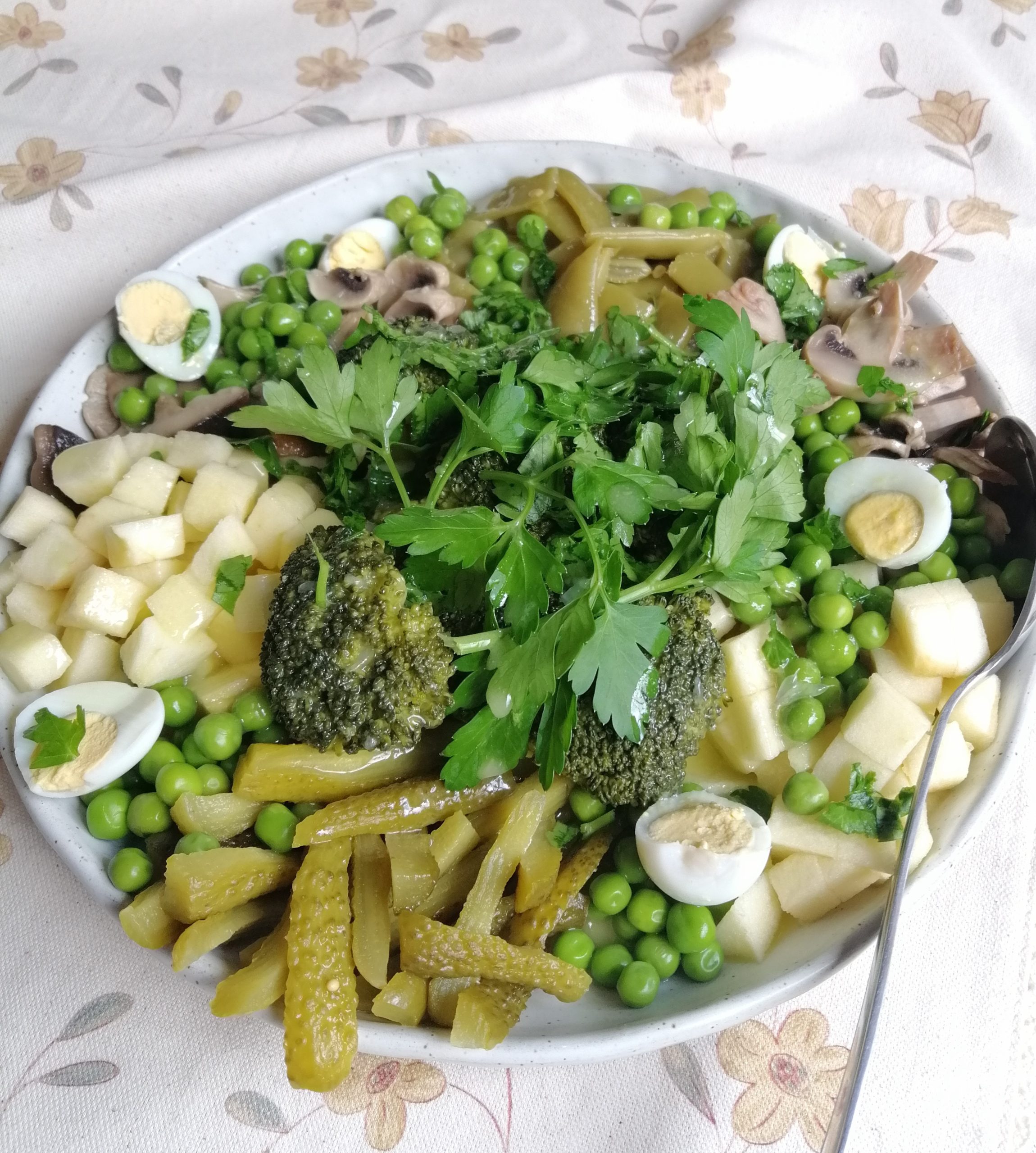 Зеленина з жовтцем